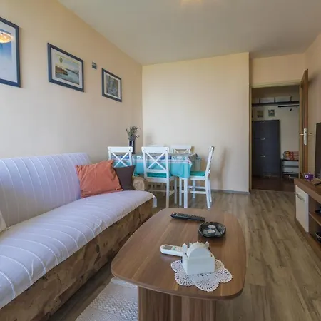 Hrusta * Цриквеница